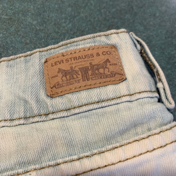 Vintage Levi’s light wash hand ripped jean shorts - Picture 6 of 6